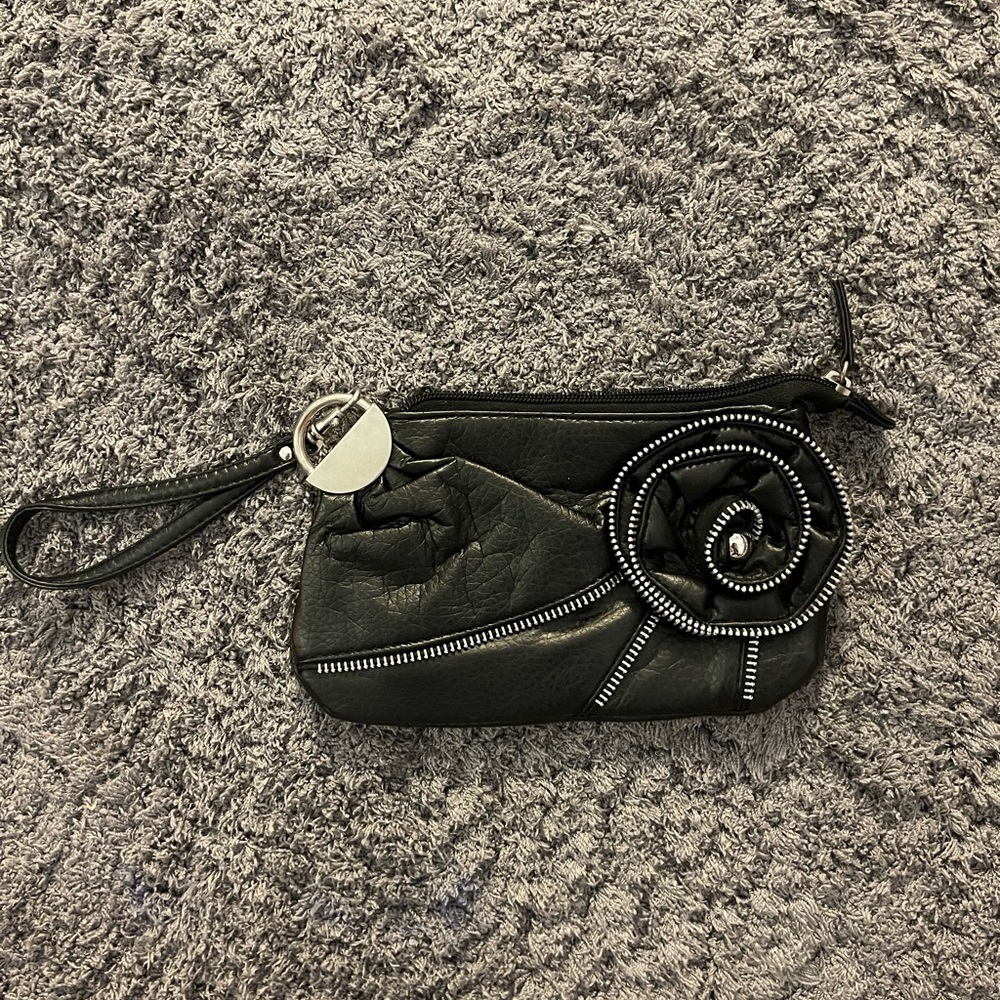 Black flower clutch